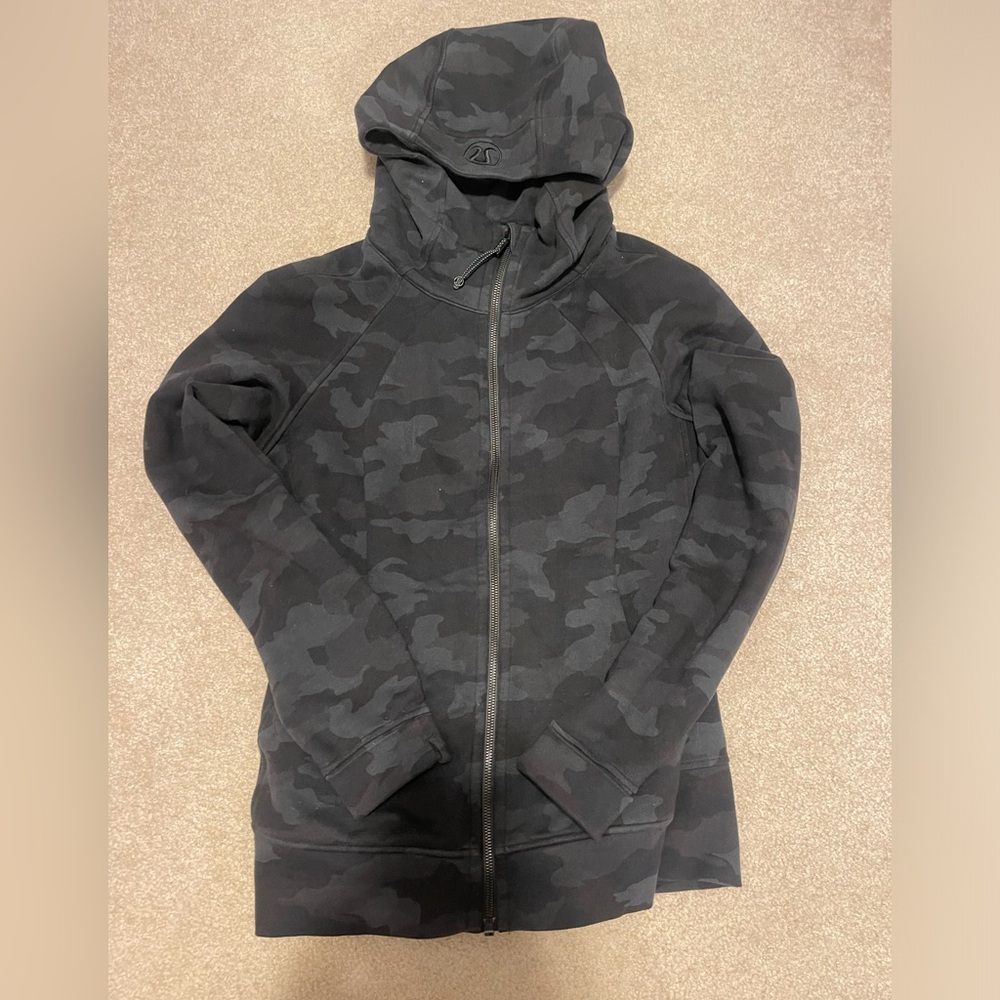 EUC Lululemon Black camo align full zip size 8